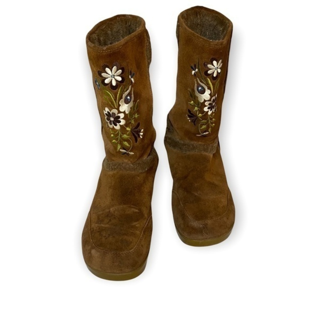 Report Nanuk Floral Embroidered Suede Leather Fur Lined Winter Boots Size 8 View 2